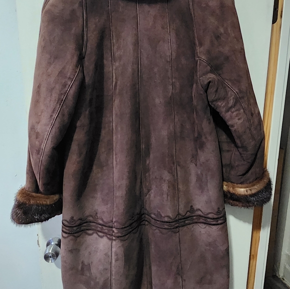 Ferriza Beaver Fur Shearling Women's sz: M (bust 39), L 42", Shoulder Length 27" - Picture 3 of 14